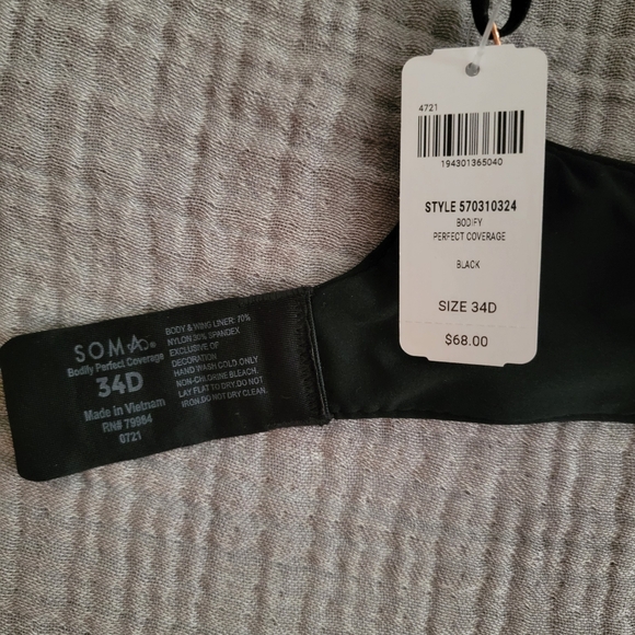 Black Bra - Picture 2 of 5